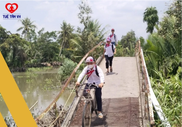 hanh-trinh-thien-nguyen-tu-nhung-cay-cau-yeu-thuong-den-tuyen-duong-nga-cay-tuyen-duong-tue-tam-002